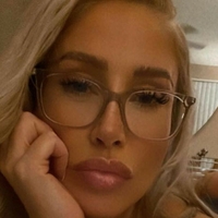 Adrielle Naken