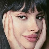 Aida Victoria Naken