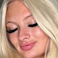 Alanna Kennedy Naken