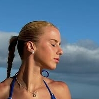 Aleksandra Wr Naken
