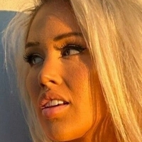 Alexandra Moore Naken