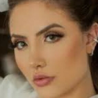 Aline Fari Naken