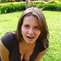 Aline Jones Naken