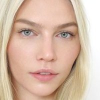 Aline Weber Naken