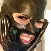 alinealatex Naken
