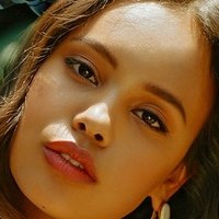 Alisha Boe Naken