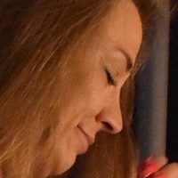 Alyse Naken
