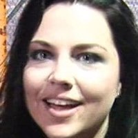 Amy Lee Naken