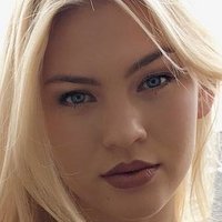 Andrea Cronberg Naken