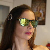 Andrea Patonai Naken