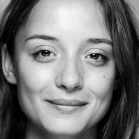Angela Bundalovic Naken