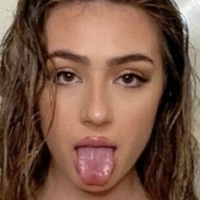 Angelina Guercio Naken