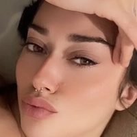 Angeline Sant Naken