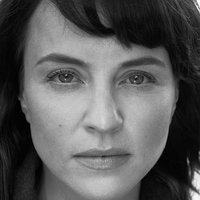 Ania Sowinski Naken