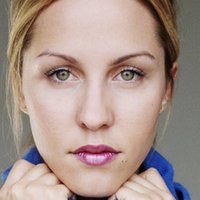 Anna Breuer Naken