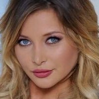 Anna Polina Naken
