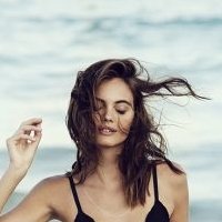 Anna Wolf Naken
