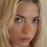 aprilsummersmodel Naken