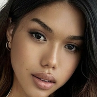 Asian Amber Naken