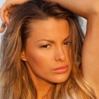Astrid Fajcsi Naken