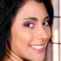 Ava Glam Model Naken