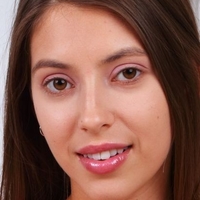 Avery Nona Naken