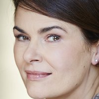 Barbara Auer Naken