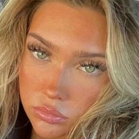Bella Lakey Naken