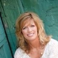Beth Stephens Naken