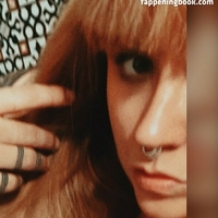 Boozetard Leah Naken