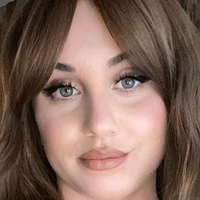 Busty Eve Naken