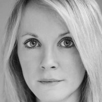 Camilla Power Naken