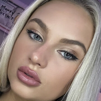 Caroline Wick Naken