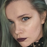 Cassie.Batty Naken