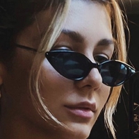 Cata Freer Naken