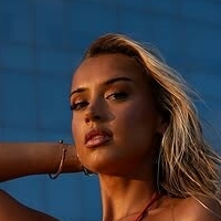 Celina Hansen Naken