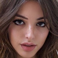 Celine Farach Naken