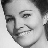 Claire Kelly Naken