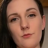 Clara Dee Naken