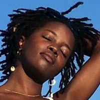 Clara Moneke Naken