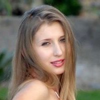 Claudia Ciesla Naken