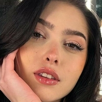 Claudia Dorelfi Naken