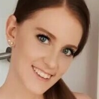 Claudia Wagner Naken