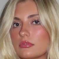 Daisy Calvert Naken