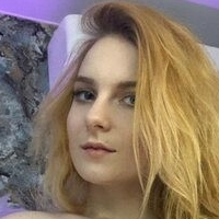 Daisy North Naken