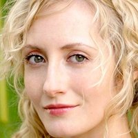 Danielle James Naken