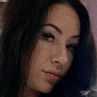 Dawn Avril Naken