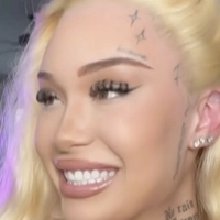 Dezi Stormz Naken