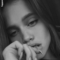 Ecsodia Naken