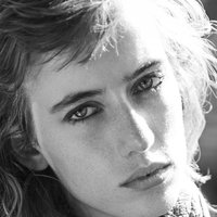 Eliza Sys Naken